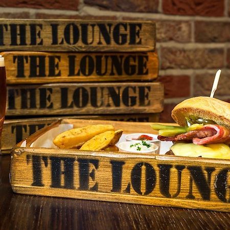 The Lounge Hotel & Bar Пенрит Екстериор снимка