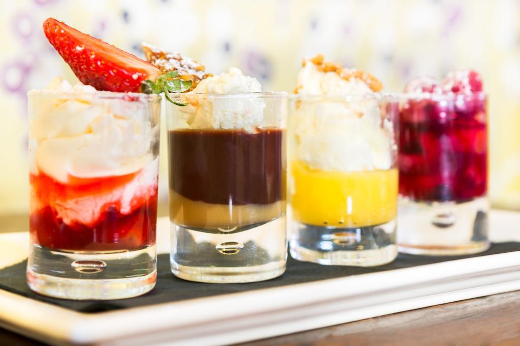 The Lounge Hotel & Bar Пенрит Екстериор снимка
